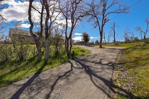15861 Joey Ln, Redding, CA 96001 photo 23