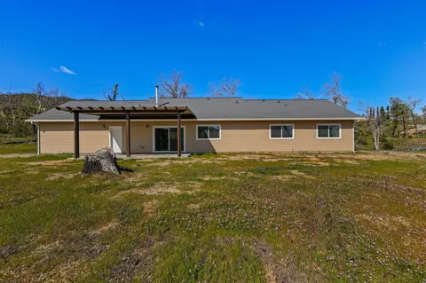 15861 Joey Ln, Redding, CA 96001 photo 11