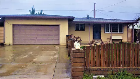 2092 Galaxy Way, Redding, CA 96002