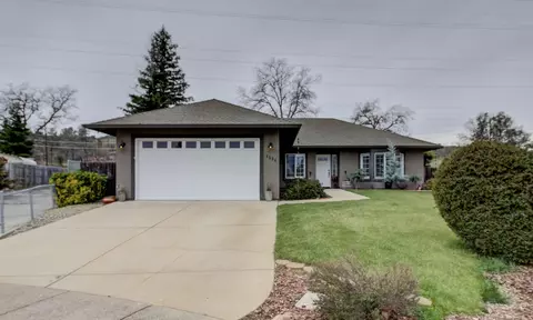 4594 Quinton Dr, Redding, CA 96001 photo 2