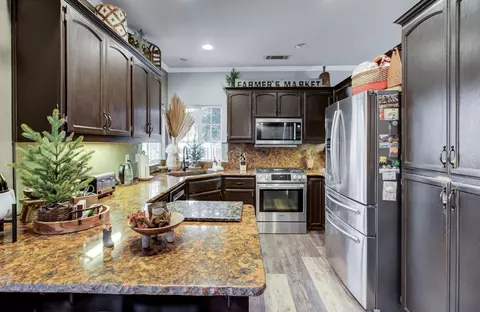 4594 Quinton Dr, Redding, CA 96001 photo 10
