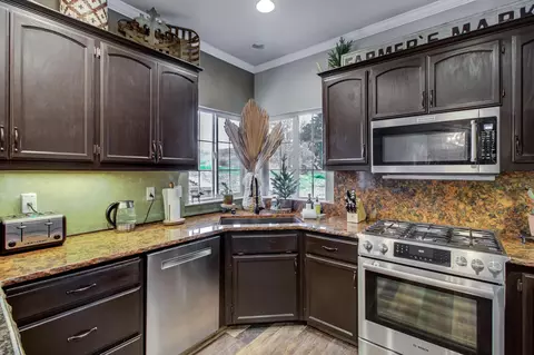 4594 Quinton Dr, Redding, CA 96001 photo 11