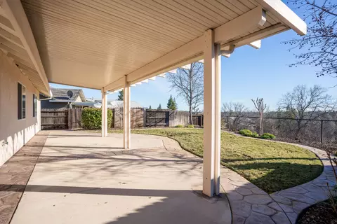 1083 Snowcap Trl, Redding, CA 96003 photo 18