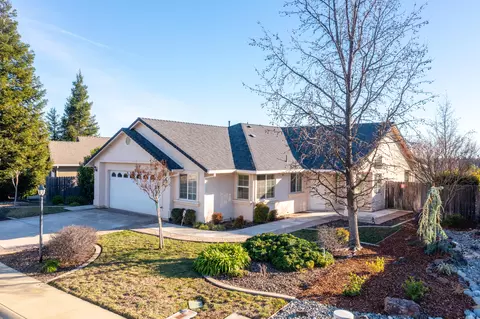 1083 Snowcap Trl, Redding, CA 96003