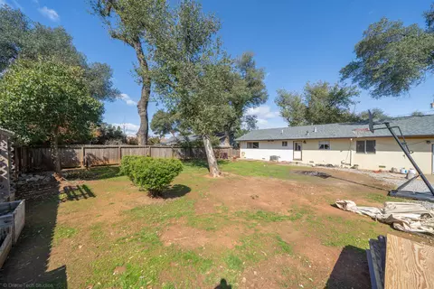 1063 Ledell, Redding, CA 96002 photo 27