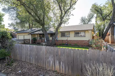 1063 Ledell, Redding, CA 96002 photo 3