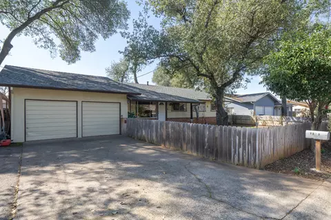 1063 Ledell, Redding, CA 96002 photo 2