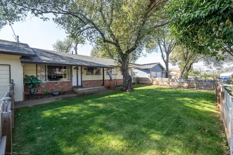 1063 Ledell, Redding, CA 96002 photo 5
