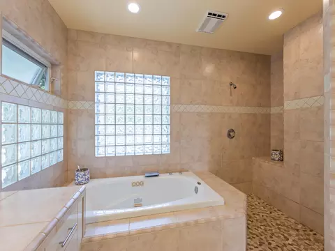 8925 Elusion Ct, Redding, CA 96001 photo 14