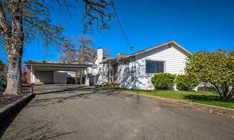 1420 Pleasant St, Redding, CA 96001