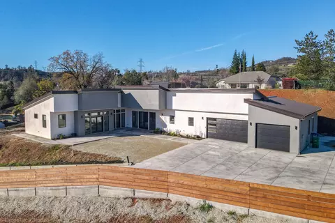 1835 Lakeside Dr, Redding, CA 96001 photo 38