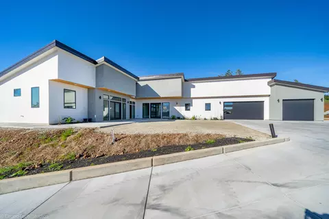 1835 Lakeside Dr, Redding, CA 96001