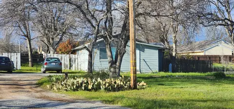 1870 Collyer Dr, Redding, CA 96003 photo 2
