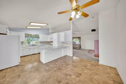 11493 Wales Dr, Redding, CA 96003 photo 9