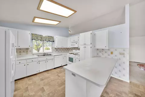 11493 Wales Dr, Redding, CA 96003 photo 13