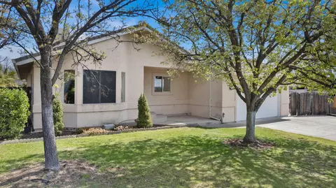 11493 Wales Dr, Redding, CA 96003 photo 2