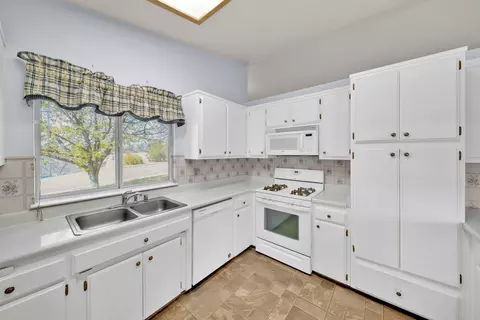 11493 Wales Dr, Redding, CA 96003 photo 11