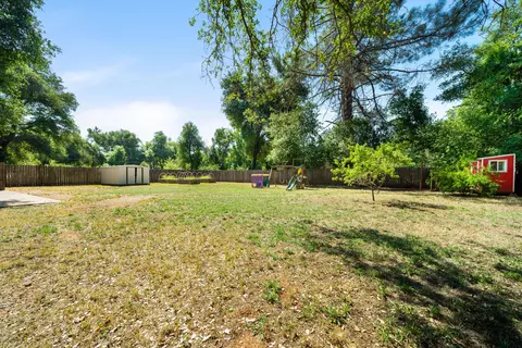 20123 Cindy Ln, Redding, CA 96002 photo 23