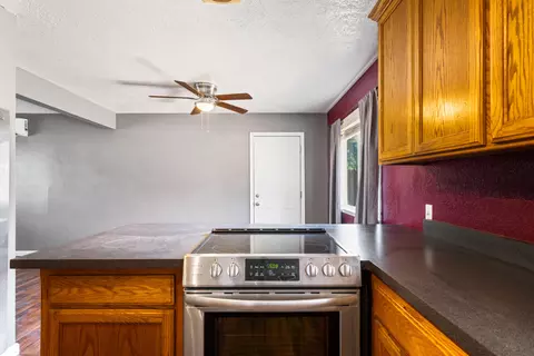 20123 Cindy Ln, Redding, CA 96002 photo 8