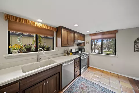 874 Tanglewood Dr, Redding, CA 96003 photo 5