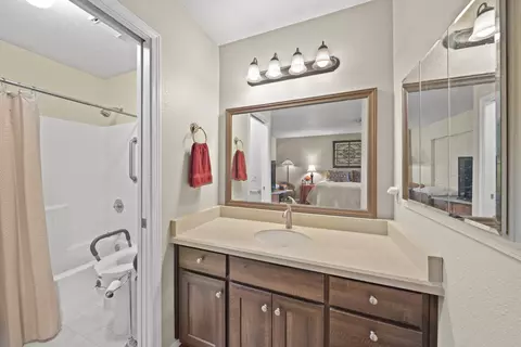 874 Tanglewood Dr, Redding, CA 96003 photo 8