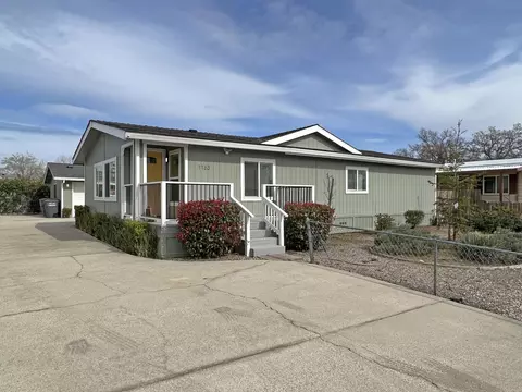1183 Fox Den Dr, Redding, CA 96003