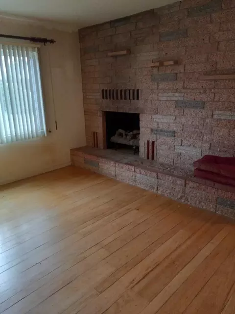 1102 4th St, Redding, CA 96002 photo 5