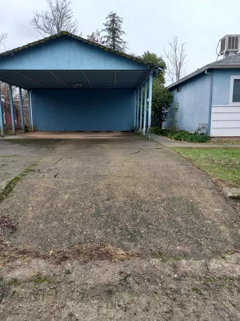 1102 4th St, Redding, CA 96002 photo 2