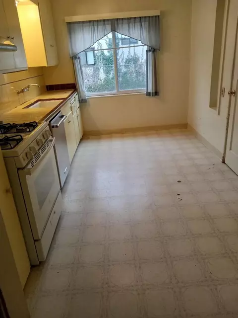 1102 4th St, Redding, CA 96002 photo 3