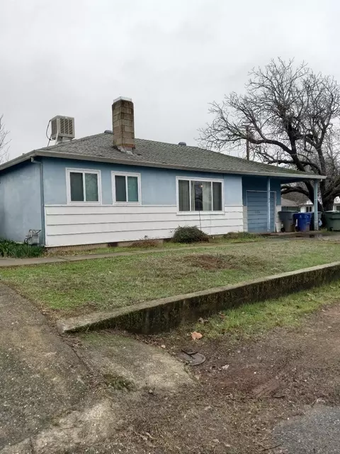 1102 4th St, Redding, CA 96002 photo 1