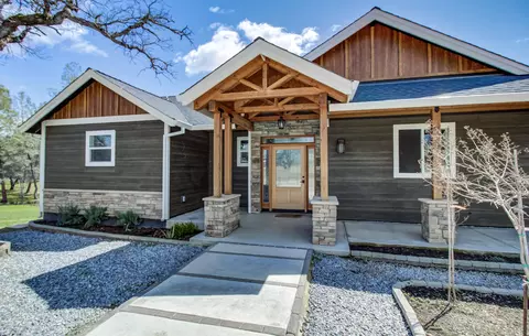 12027 Lewis Ln, Redding, CA 96003