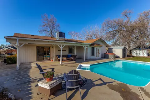 2593 Candlewood Dr, Redding, CA 96003 photo 3