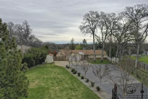 19380 Lassen Dr, Cottonwood, CA 96022