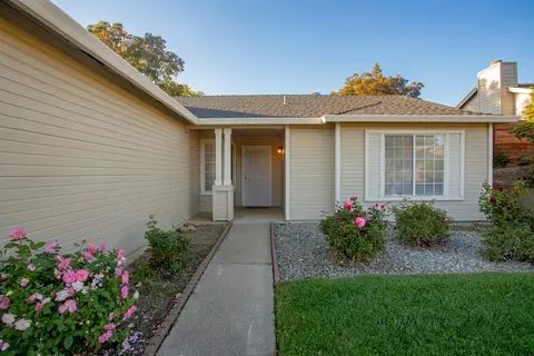 1452 Duck Tail Ct, Redding, CA 96003 photo 1