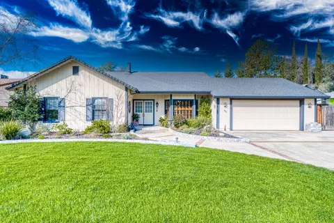 446 Moonstone Way, Redding, CA 96003