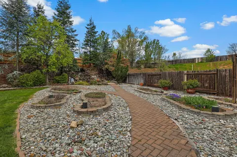 1126 Cobble Creek Ct, Redding, CA 96003 photo 40