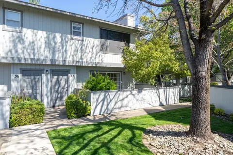 200 Ridgetop Dr #35, Redding, CA 96003