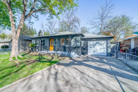 2911 Mahan St, Redding, CA 96001 photo 3