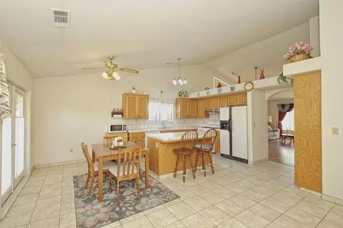 658 Alamine Dr, Redding, CA 96003 photo 9