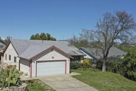 658 Alamine Dr, Redding, CA 96003 photo 3