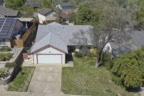 658 Alamine Dr, Redding, CA 96003 photo 4