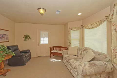 658 Alamine Dr, Redding, CA 96003 photo 19