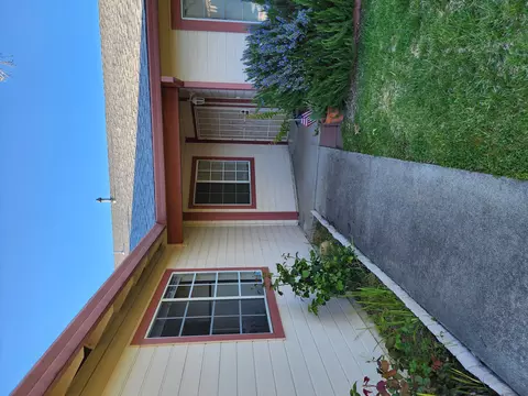 658 Alamine Dr, Redding, CA 96003 photo 2