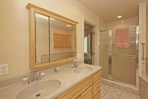 658 Alamine Dr, Redding, CA 96003 photo 21