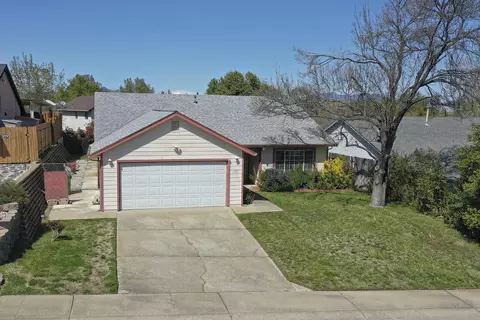 658 Alamine Dr, Redding, CA 96003