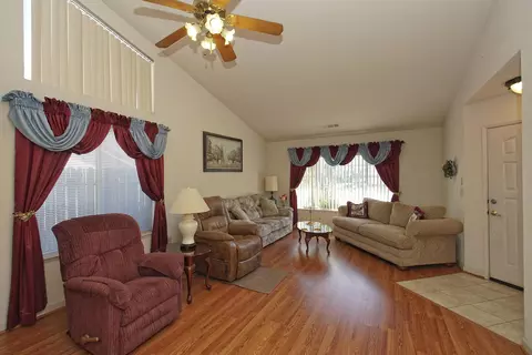658 Alamine Dr, Redding, CA 96003 photo 5