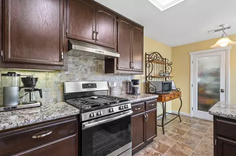 228 Mammoth Path, Redding, CA 96003 photo 11