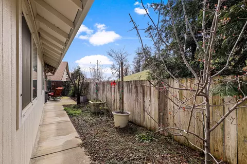 228 Mammoth Path, Redding, CA 96003 photo 38