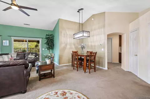 228 Mammoth Path, Redding, CA 96003 photo 4