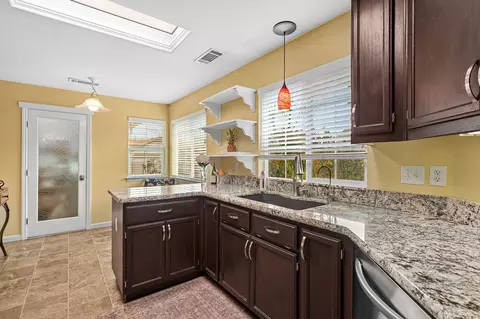 228 Mammoth Path, Redding, CA 96003 photo 12